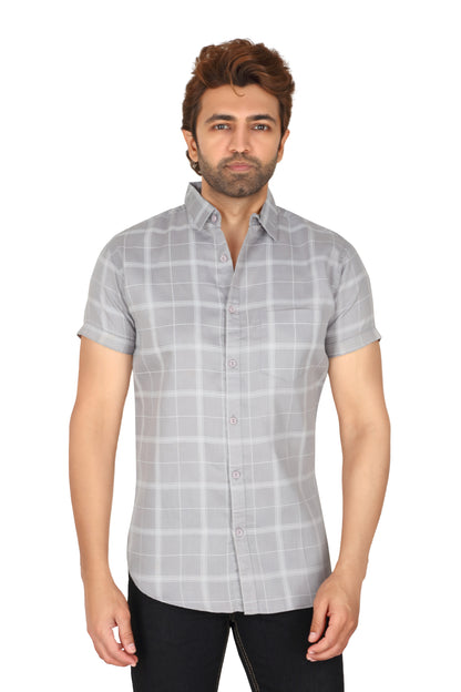 Men's casual half-sleeve checked shirt in a regular fit with a spread collar. The shirt is wrinkle-free and designed for comfort.