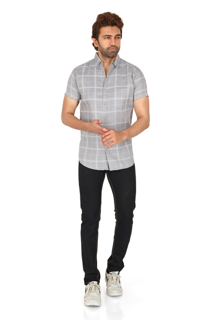 Men's casual half-sleeve checked shirt in a regular fit with a spread collar. The shirt is wrinkle-free and designed for comfort.
